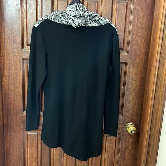 The Pyramid Collection Black Tunic Top Women's Small - Picture 2 of 5